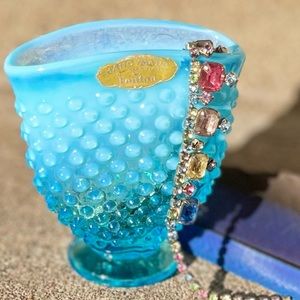 1970s VTG Fenton hobnail glass fan vase in in sky blue, opalescent